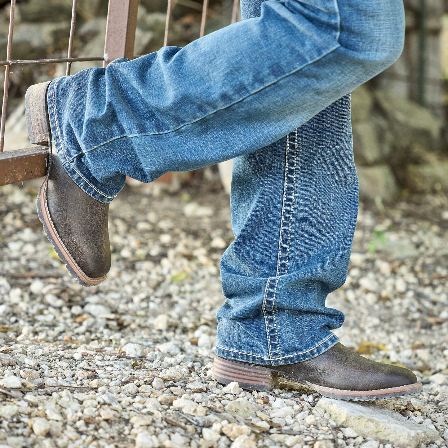Ariat Hybrid Low Boy Wide Square Toe Chelsea Boot