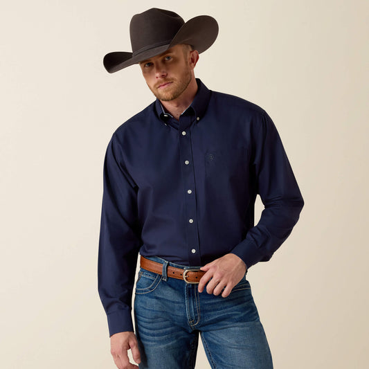 Ariat Wrinkle Free Solid Classic Fit Shirt
