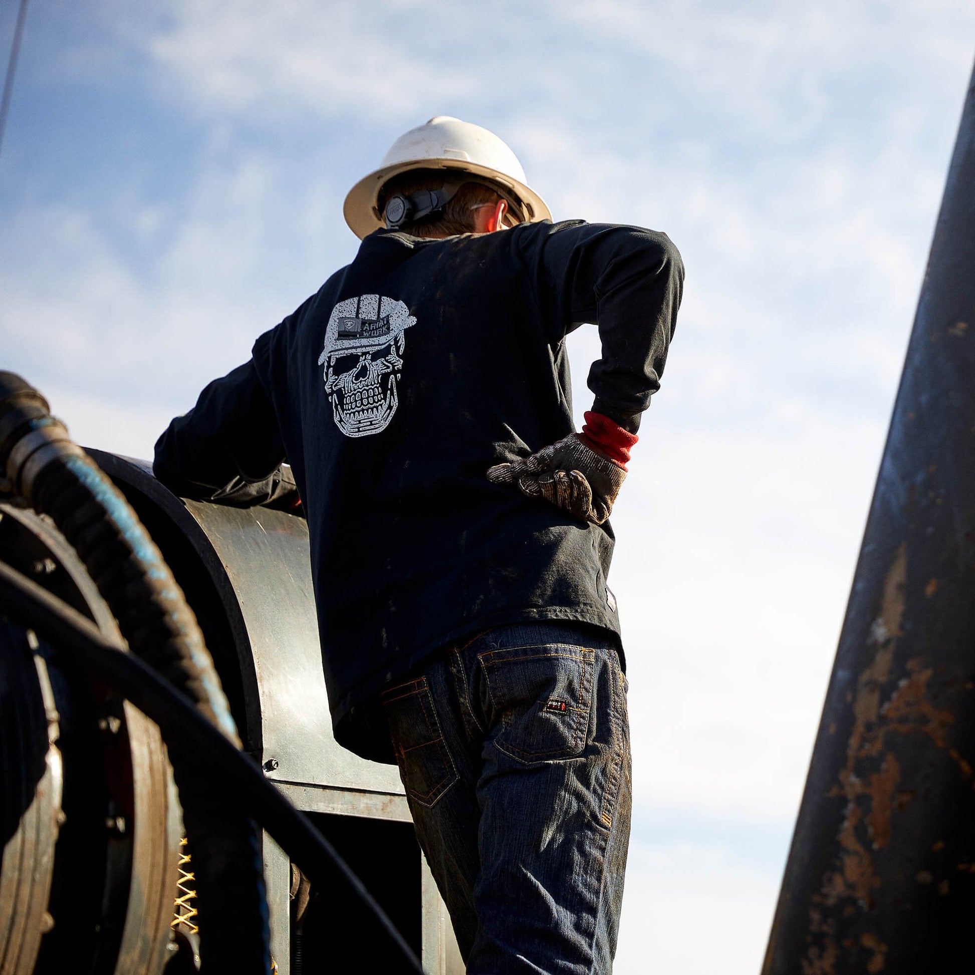 Ariat FR Roughneck Skull Logo T-Shirt