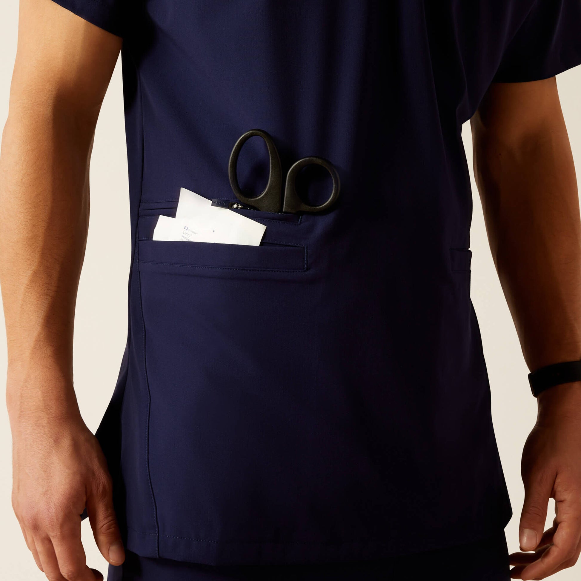 Ariat Derham 6 Pocket Scrub Top