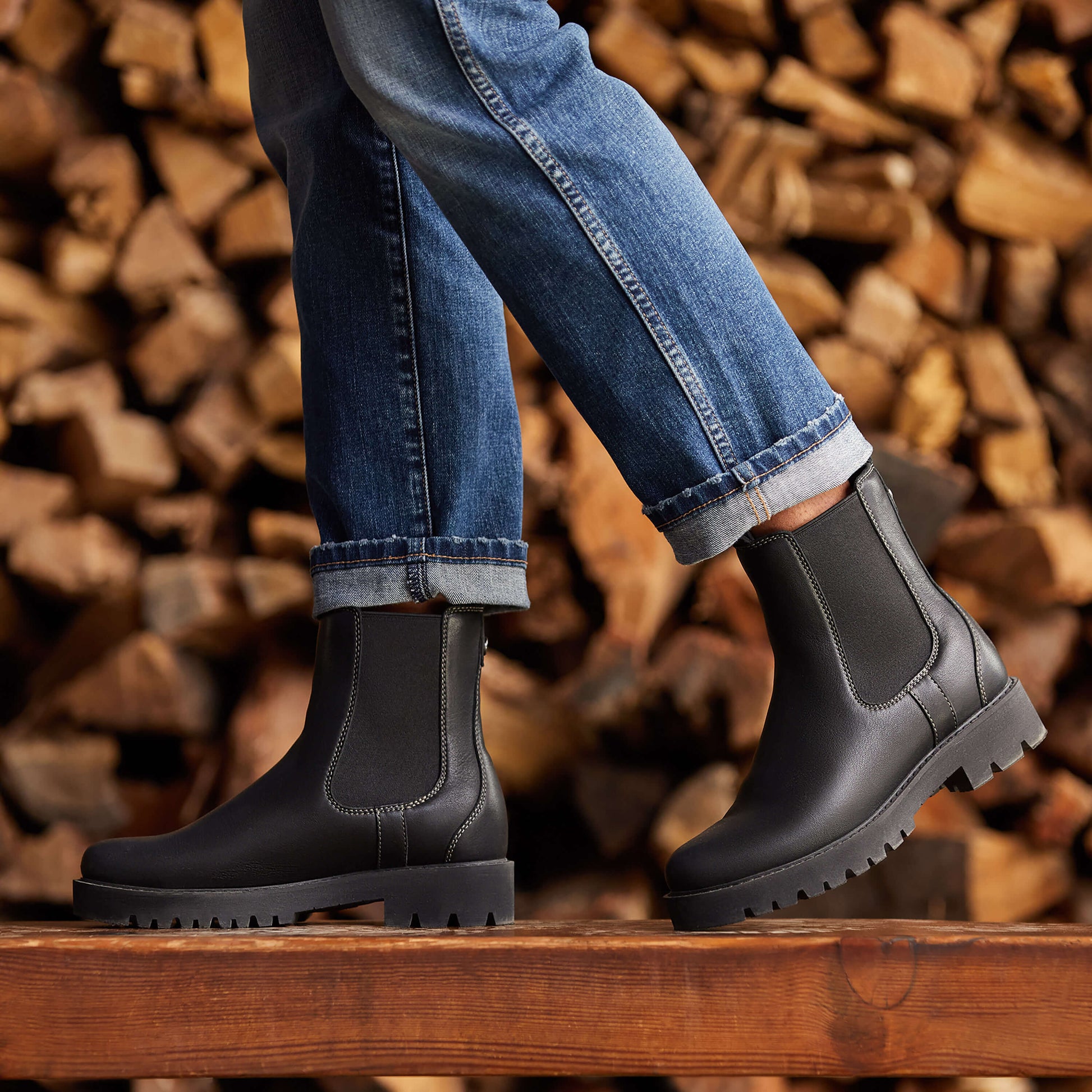 Ariat Wexford Lug Mid Waterproof Chelsea Boot