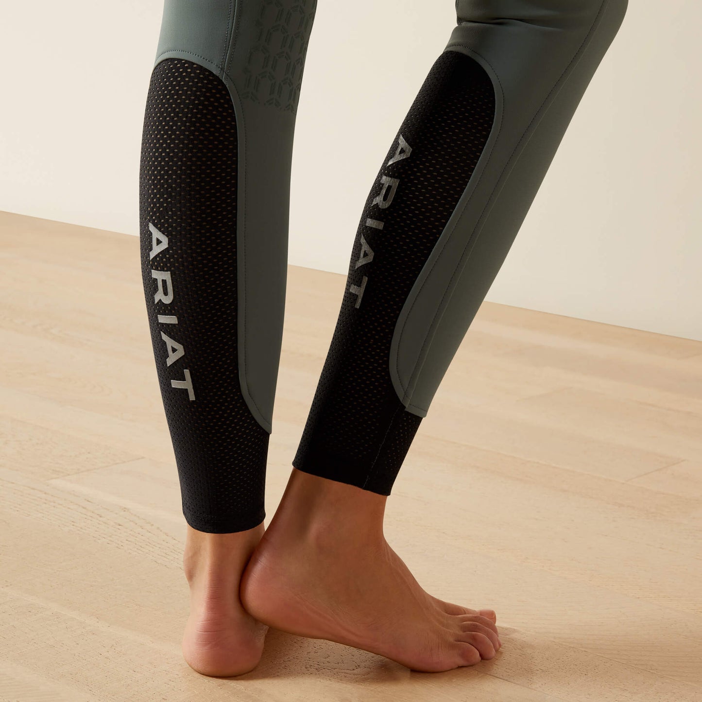 Ariat Tri Factor Vivacity Heat Half Grip Breech