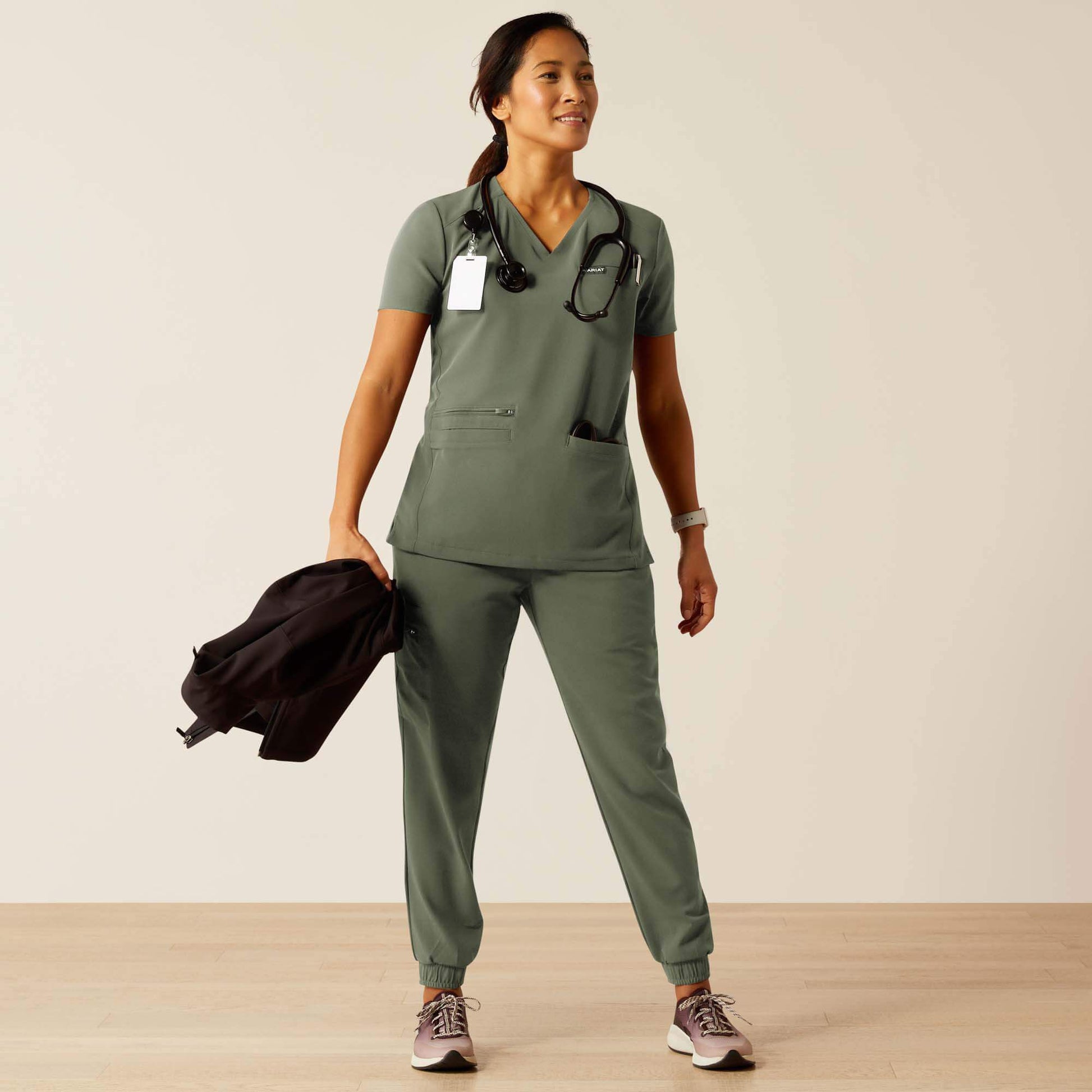 Ariat Clara 6 Pocket Scrub Top