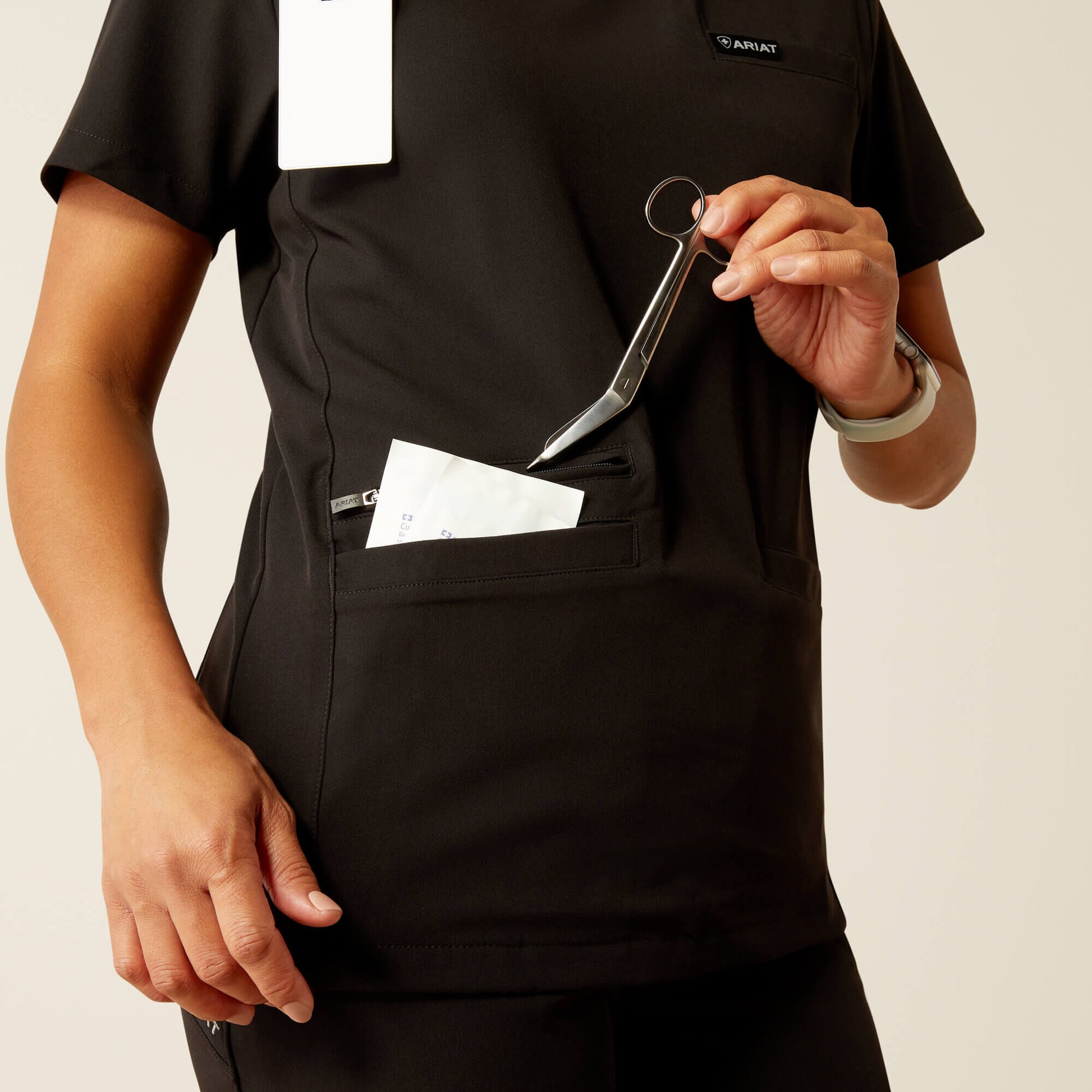 Ariat Clara 6 Pocket Scrub Top
