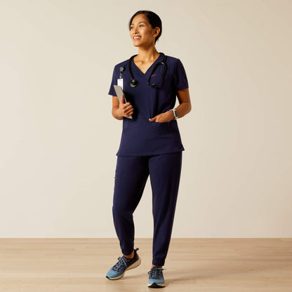 Ariat Clara 6 Pocket Scrub Top