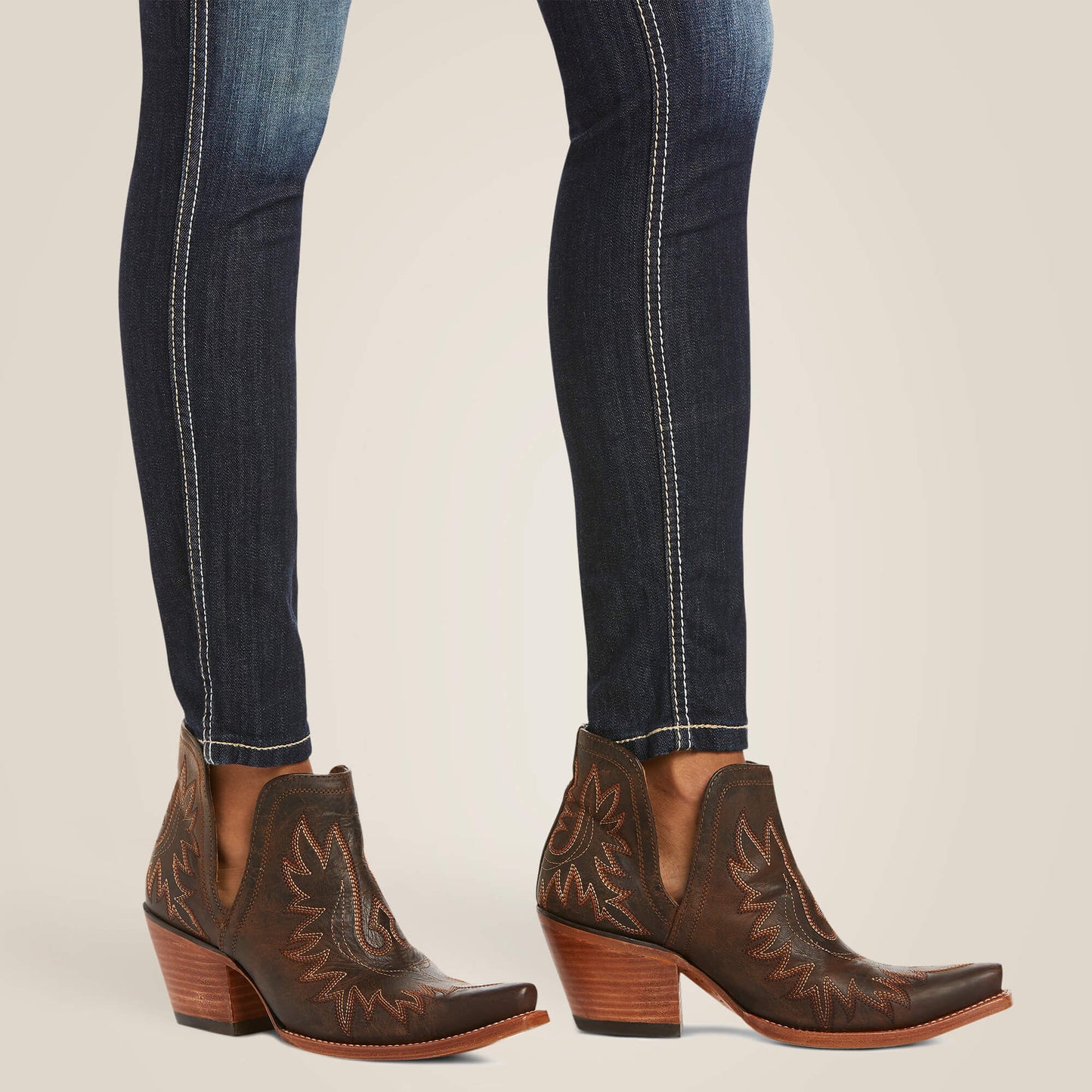 Ariat R.E.A.L. Mid Rise Stretch Outseam Ella Skinny Jean
